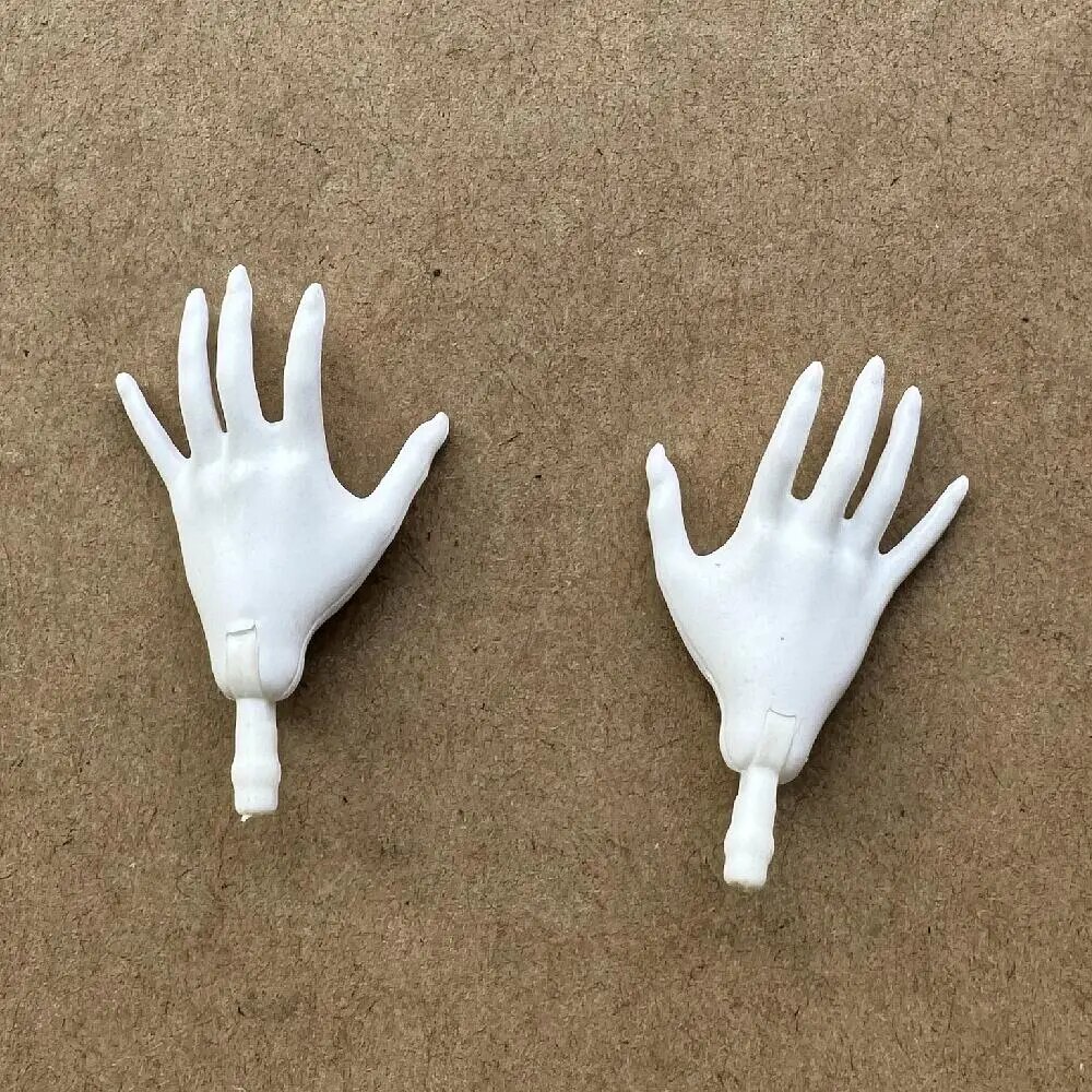 Белые сменные руки для кукол Barbie Monster hands 3