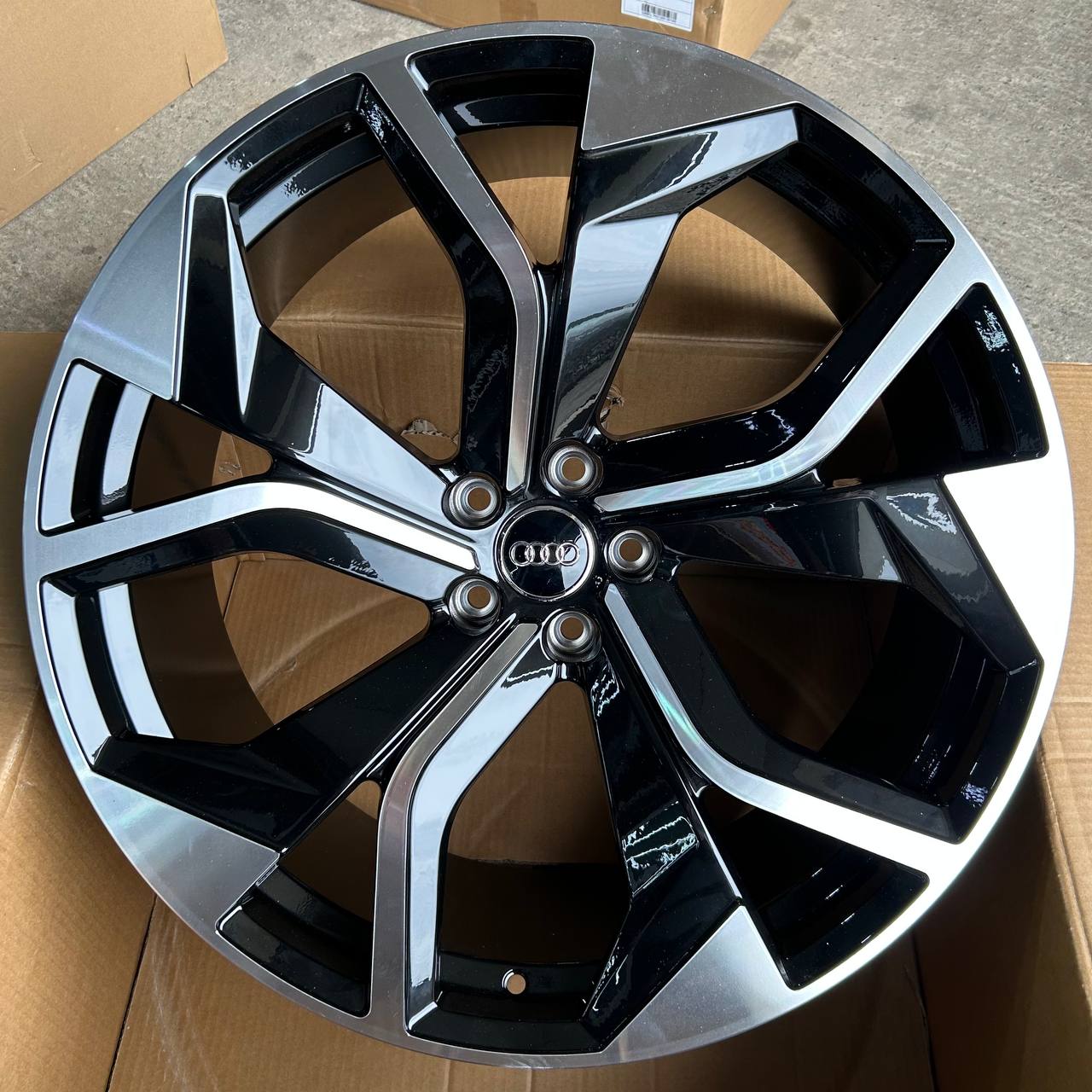 Литые диски Volkswagen 10×R22 5×112