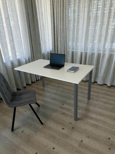 Изображение товара Стол дизайнерский компьютерный/ цвет Белый, 140*80 см. Ножки хром.