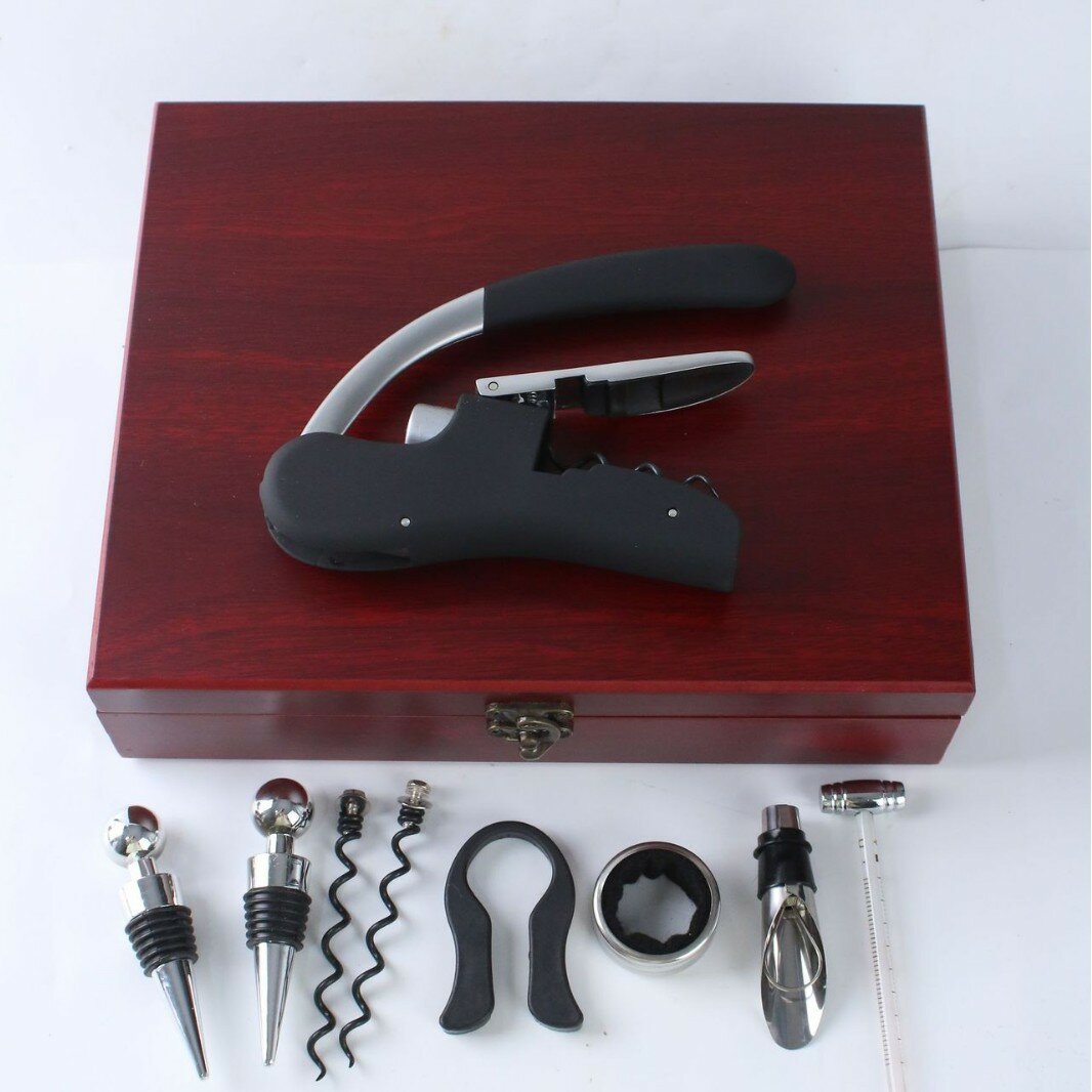 Набор для вина в деревянном кейсе подарочный