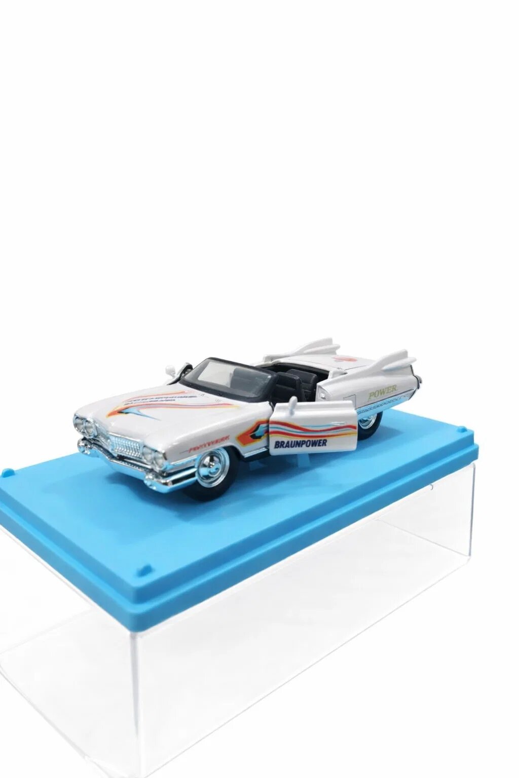 Машинка модель Cadillac Eldorado Biarritz 1959 года в прозрачном пластиковом боксе белая