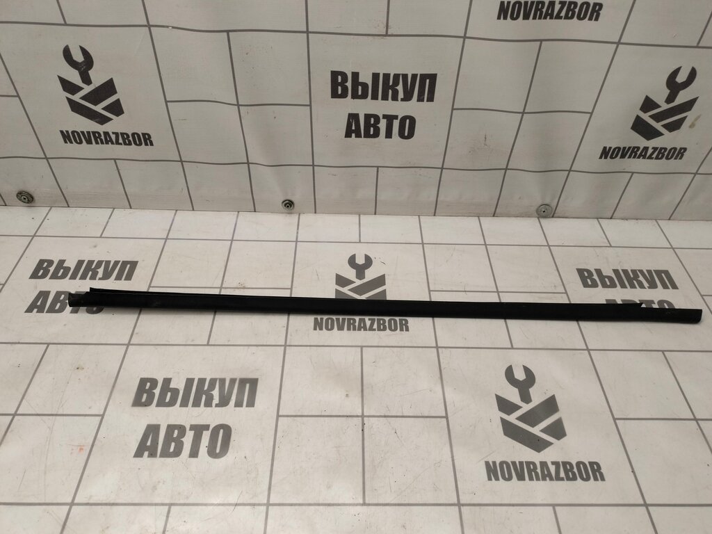 Накладка стекла переднего левого Hyundai Elantra 3 00-05