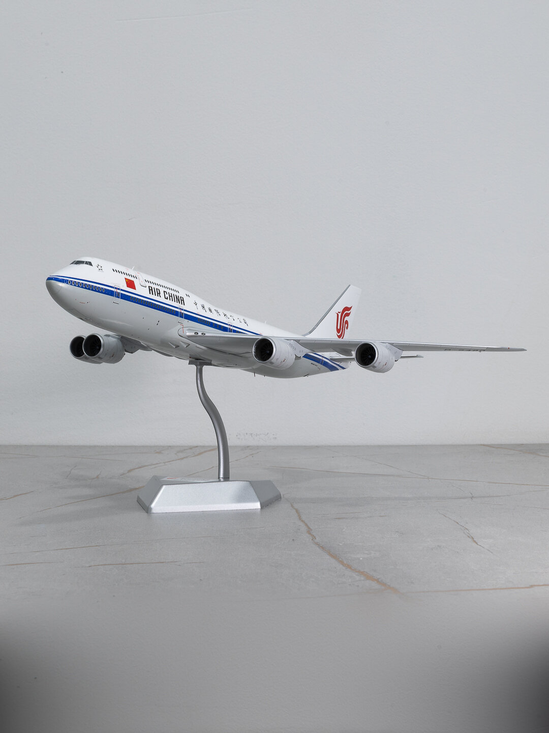 Модель самолёта Boeing 747-8, Air China, SQ Wings, металл, 38см, 1:200