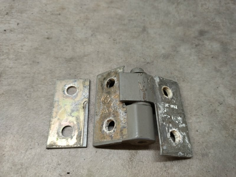 Петля двери BMW 5 E39 41511960307