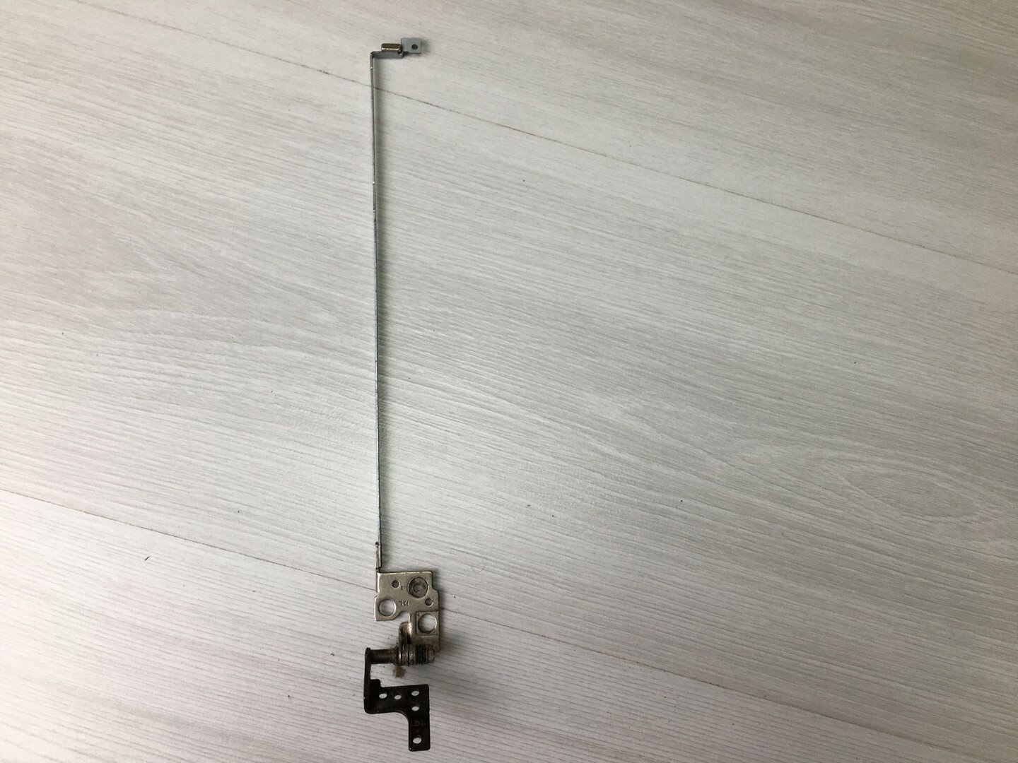 Левая петля для ноутбука DEXP PGT-1593-P