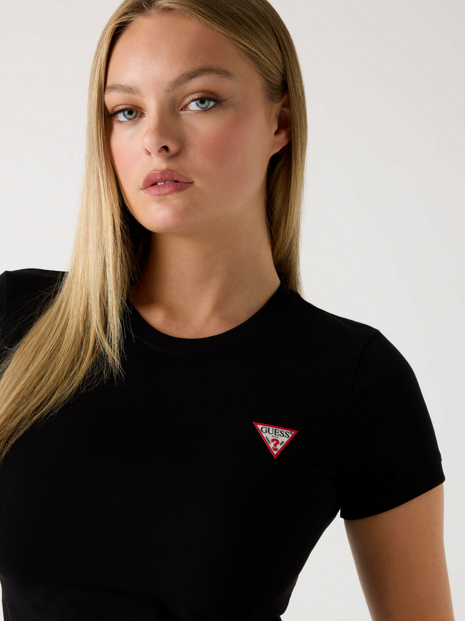 Футболка GUESS SS CN Mini Triangle Tee, размер M, черный — фото 1