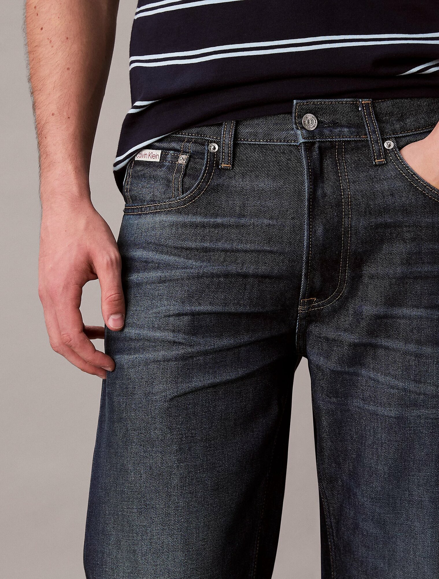 Джинсы Calvin Klein Jeans, размер 36/32 JEAN, темно-синий — фото 1