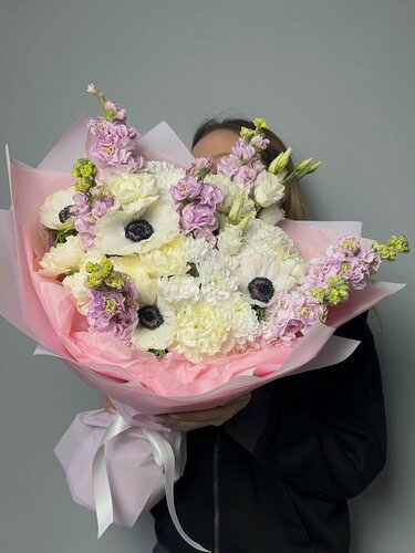 Изображение товара FRESH FLORA Фиалковое сияние – яркий букет из хризантем и анемонов