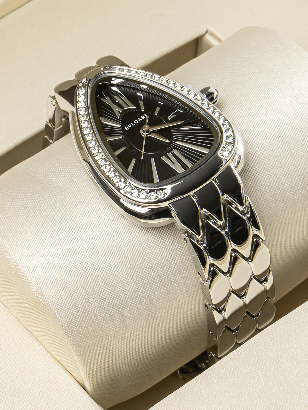 Наручные часы BVLGARI Classic, 331833 серебристый/черный — фото 1