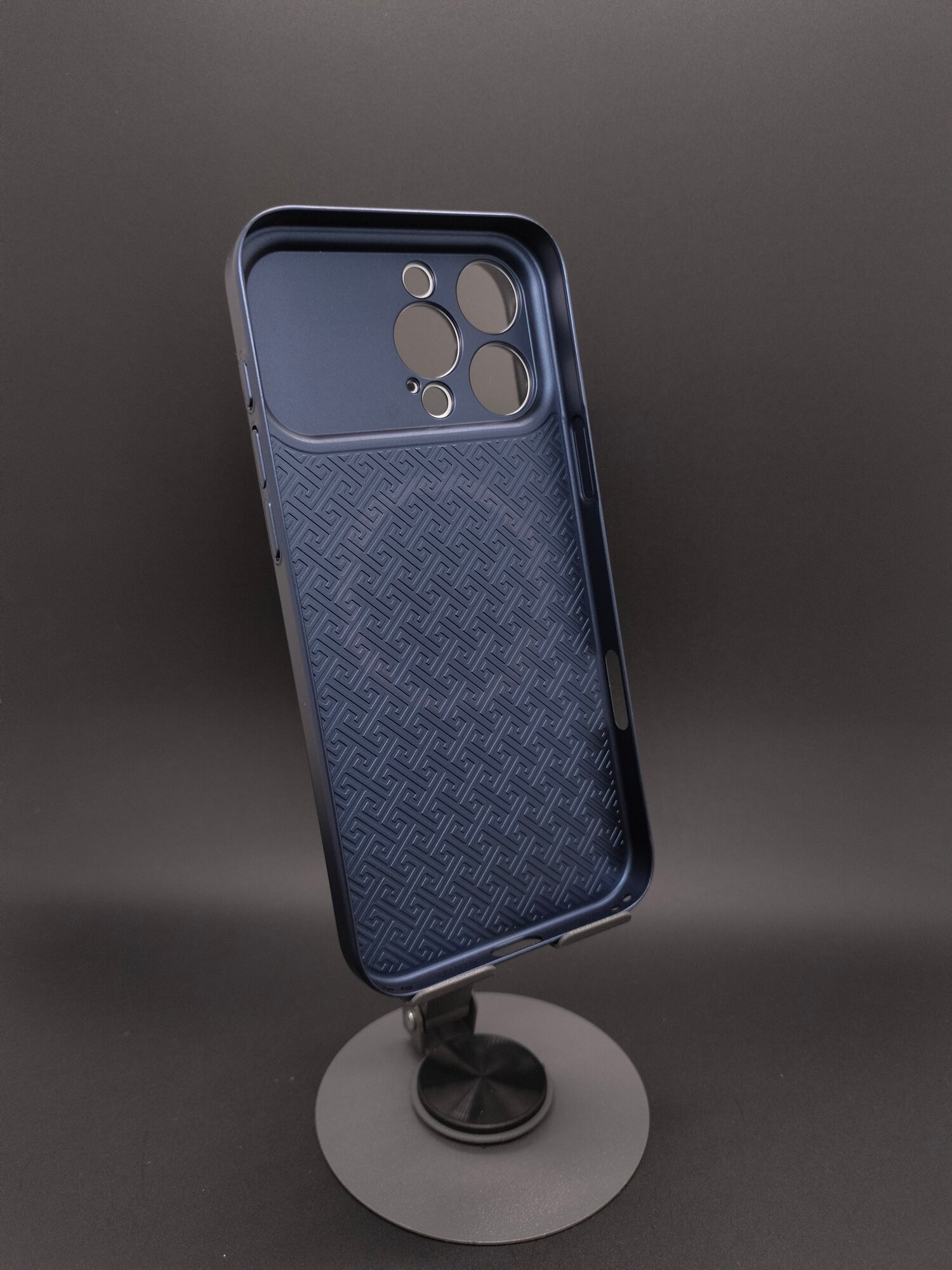 Чехлы для iPhone 15 Pro с поддержкой MagSafe в стиле iPhone 17 — фото 1