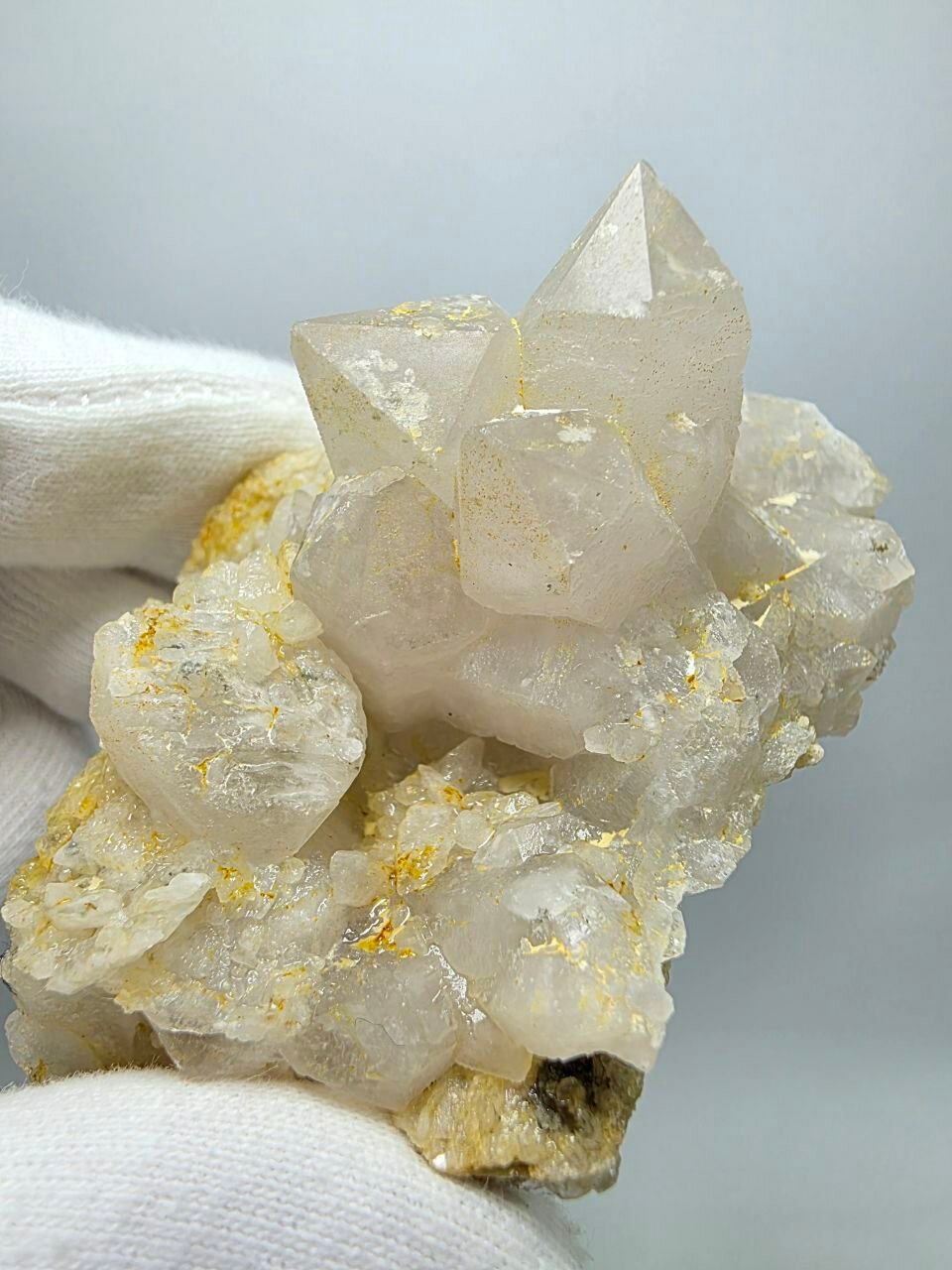 Друза кварца с кальцитом 76 мм, 130 г. — фото 1