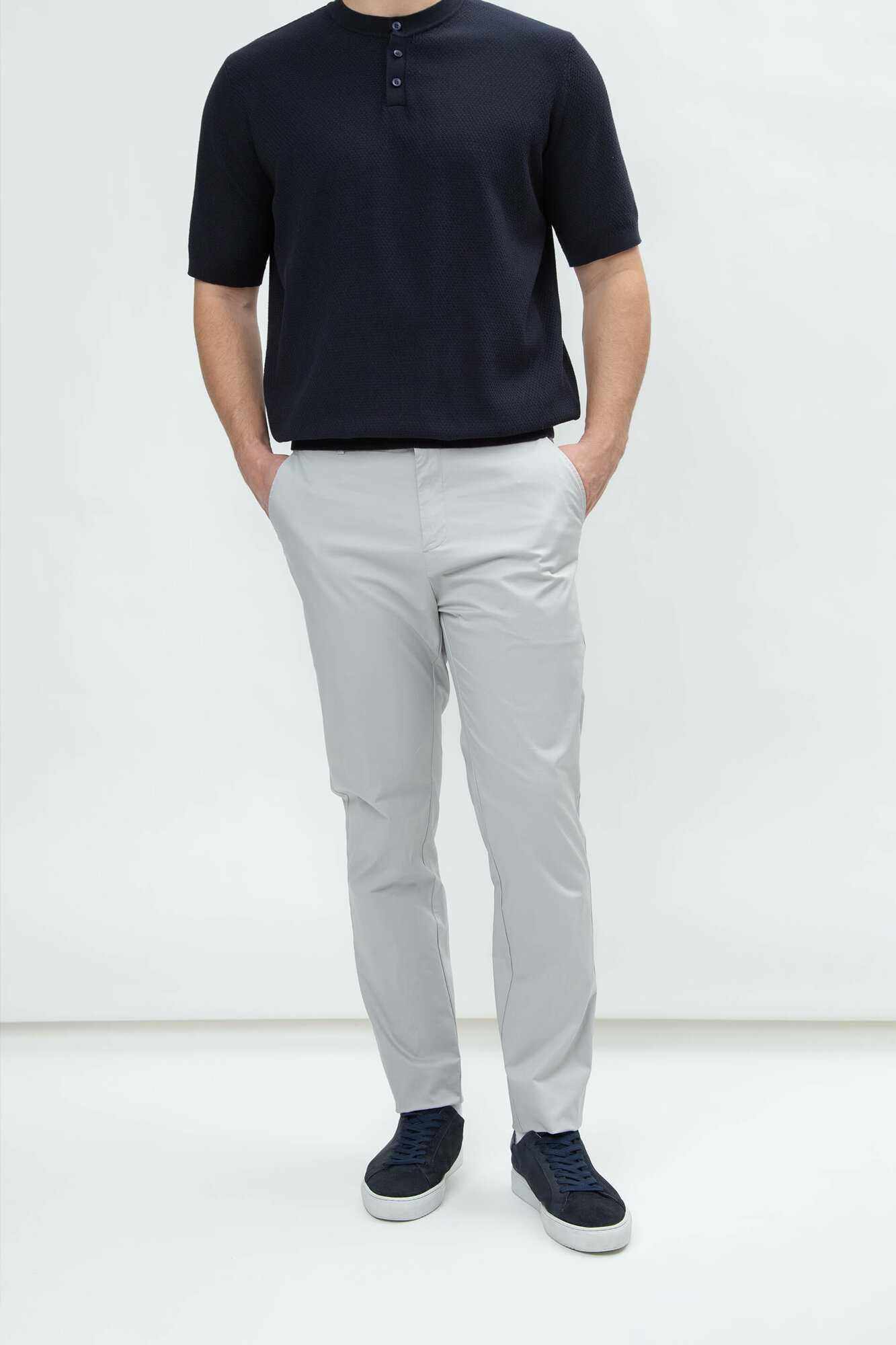 Брюки чинос