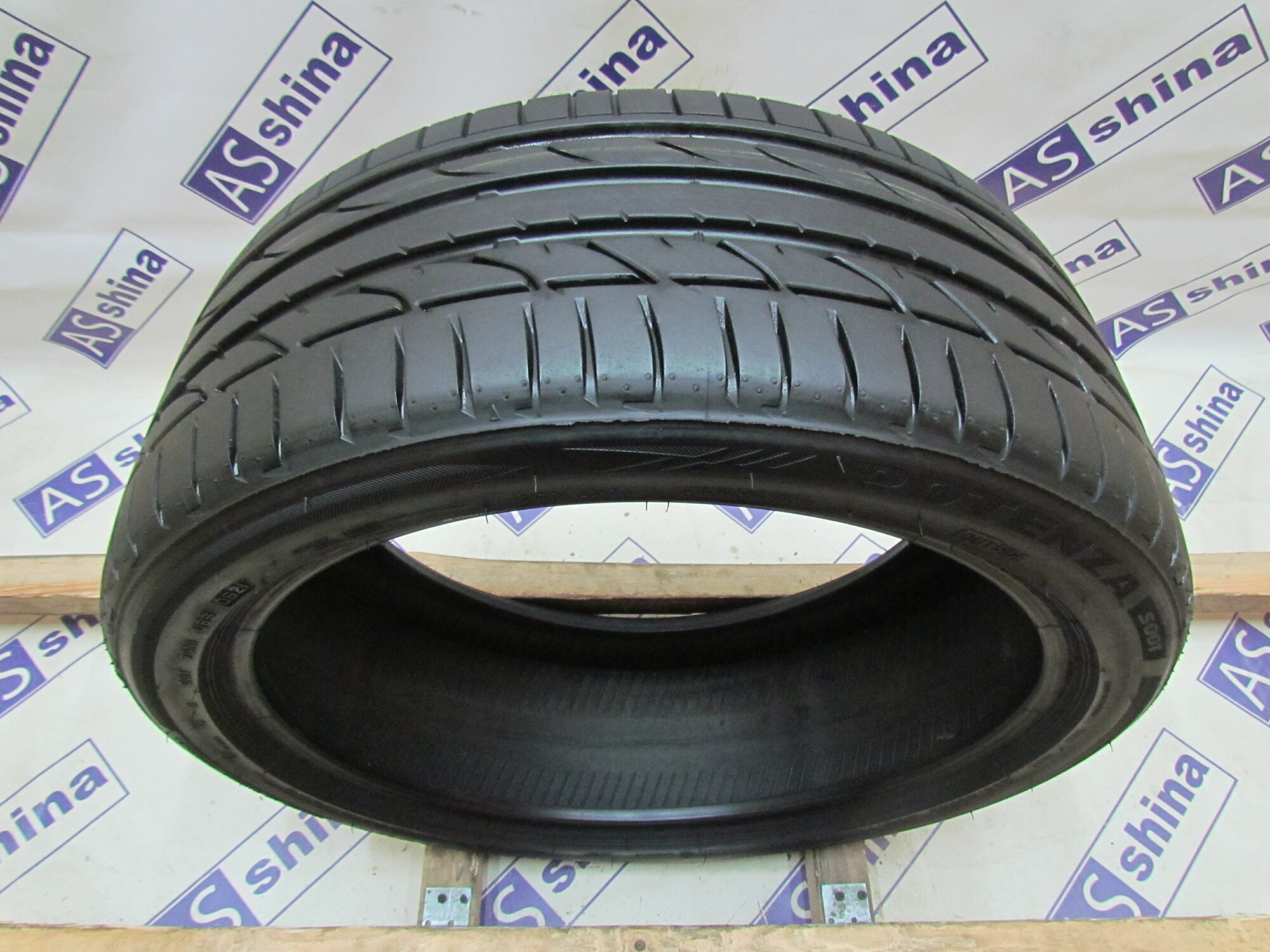 Bridgestone Potenza S001 235 40 R19 летние БУ шины 5-10% износ , артикул 0023158