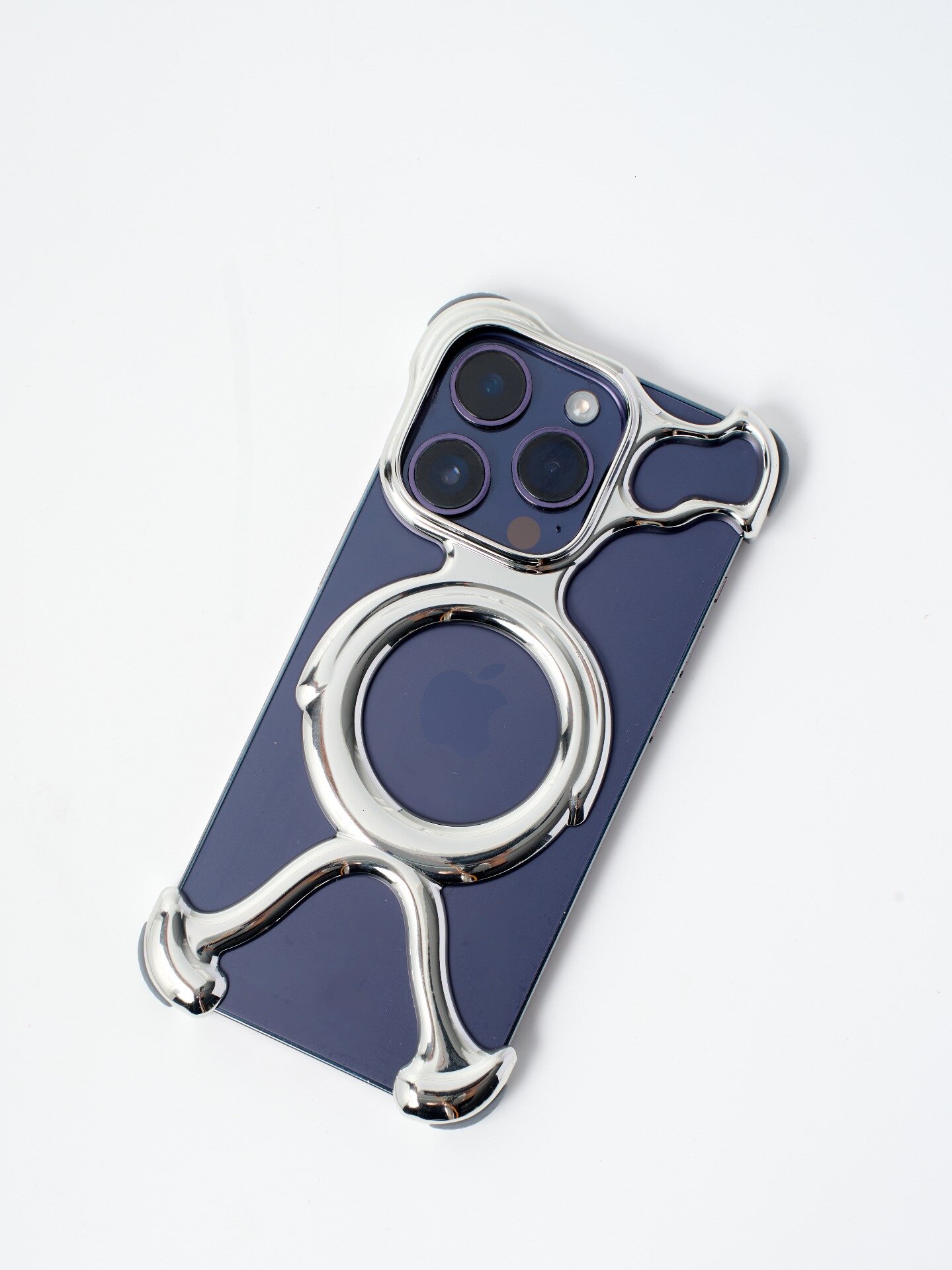 Чехол Magsafe на Айфон 16 Про Макс (iPhone 16 Pro Max) с ударопрочным покрытием, серебро