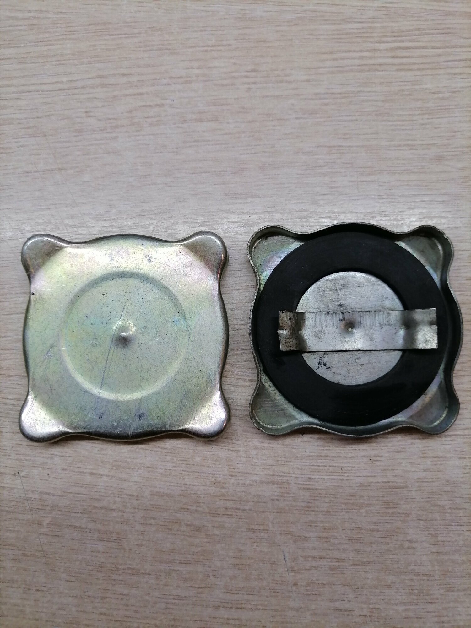 Крышка горловины масляной газ-2410 (металл)