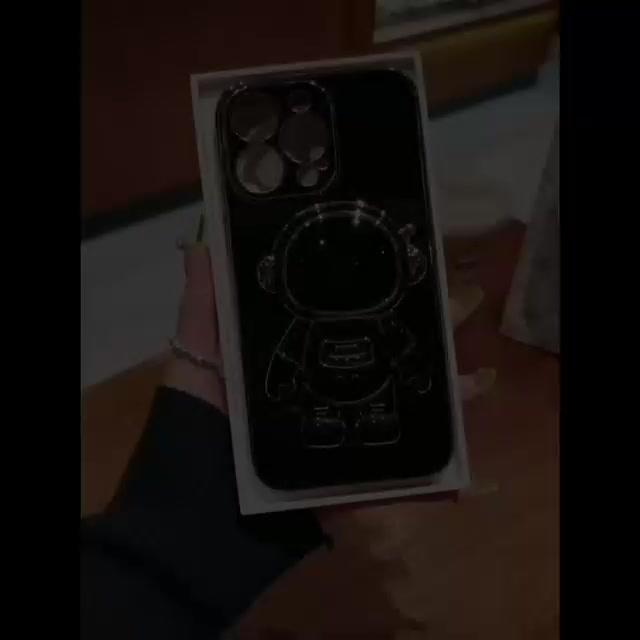 Чехол на Samsung Galaxy A32 4G защитный бампер с подставкой-попсокетом Космонавт на Самсунг Галакси А32 4Г Розовый — фото 1
