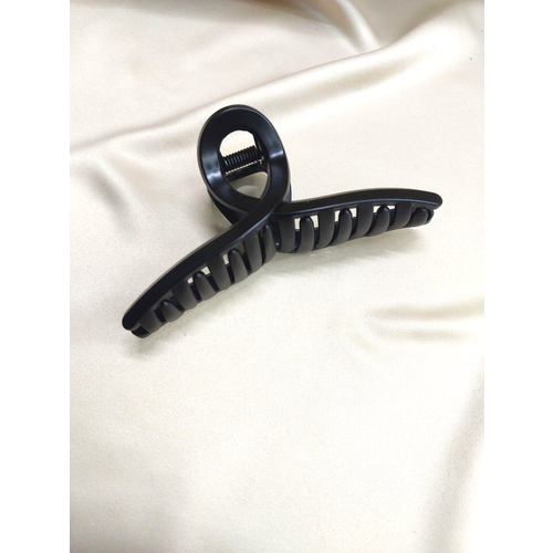 Большой черный матовый краб заколка крабик аксессуар украшение для волос 9 см 520₽