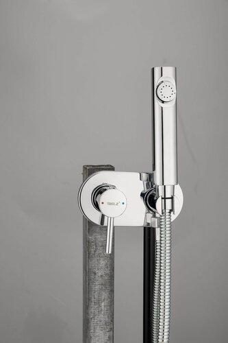 Изображение товара Смеситель с гигиеническим душем цвет хром, латунный Belz B55807