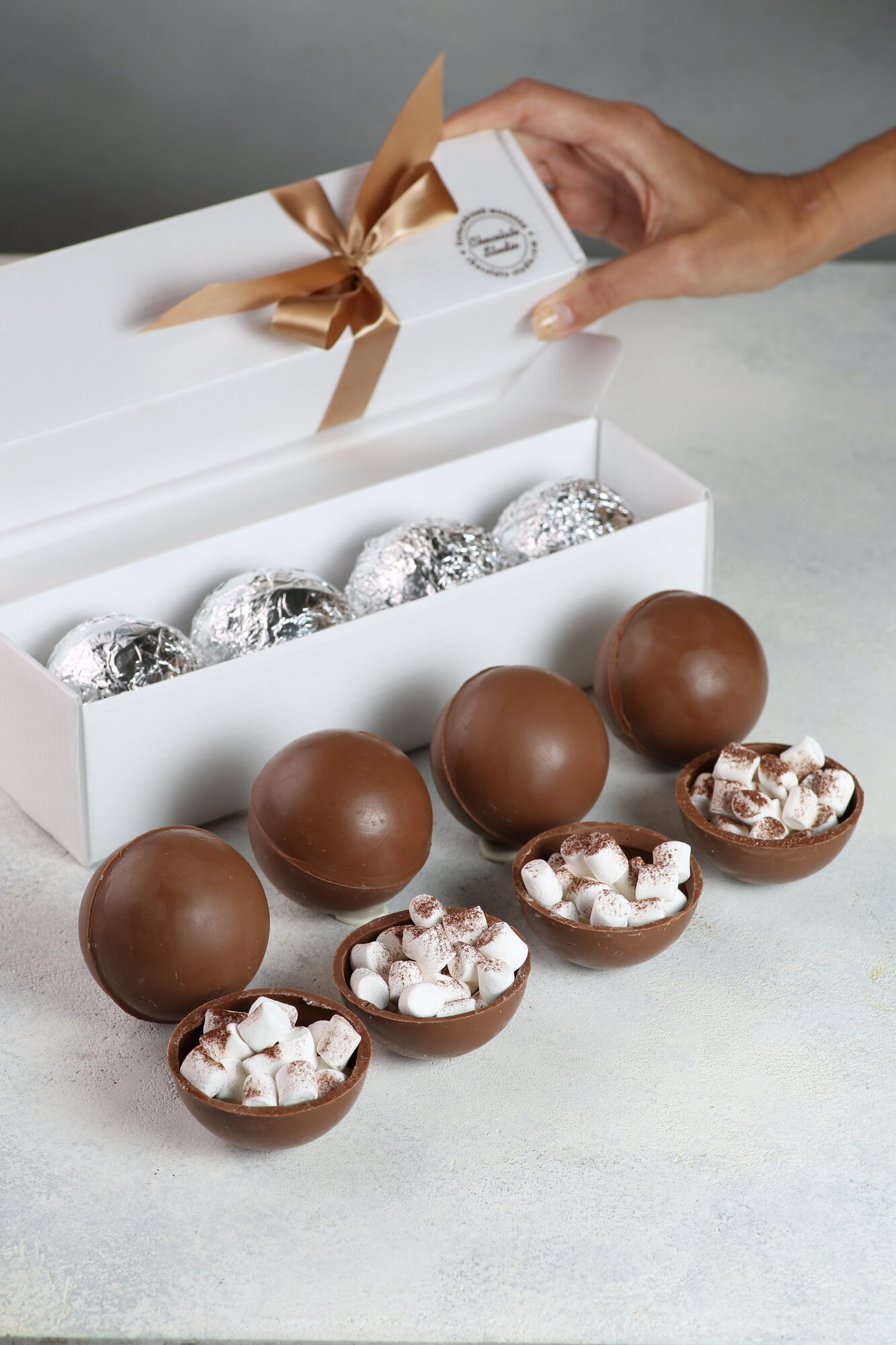 Шоколадные бомбочки с маршмеллоу 4шт, горячий Молочный шоколад - фотография № 3