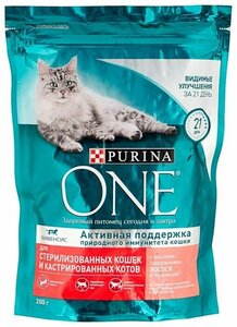 Сухой корм для стерилизованных кошек Purina ONE с лососем и пшеницей 750 г