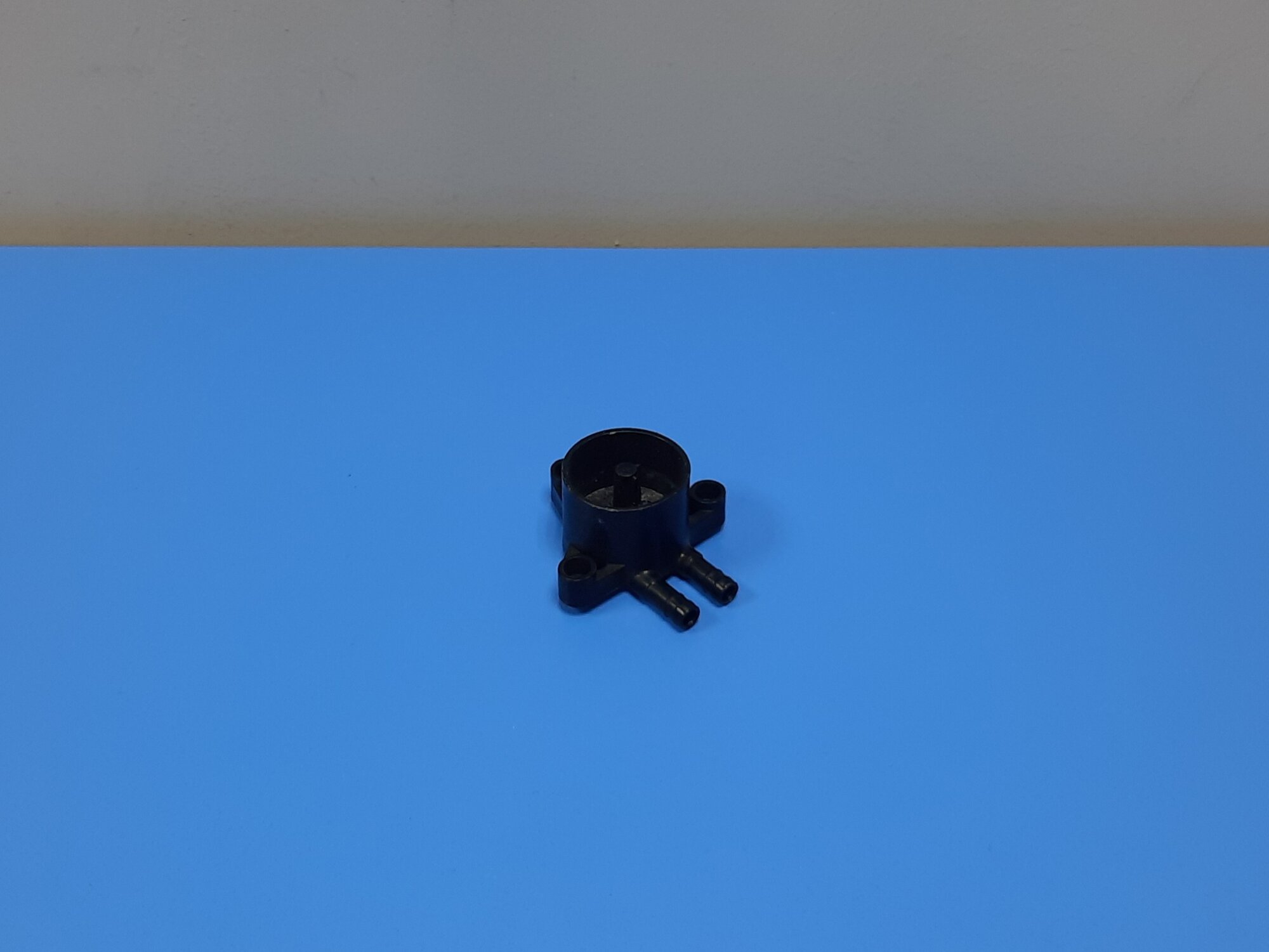 Узел соединения контейнера воды кофемашины Binatone Brayer