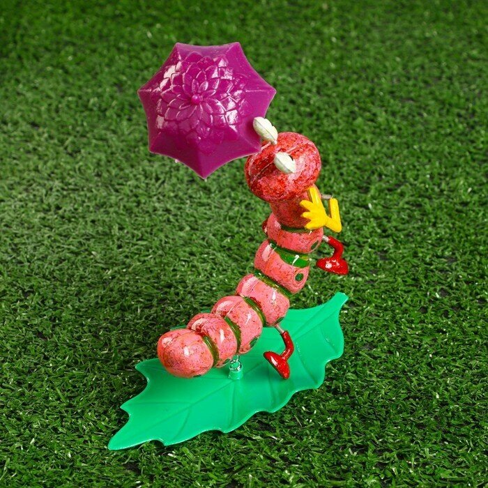 Садовый декор "Гусеница с зонтиком" - фотография № 3