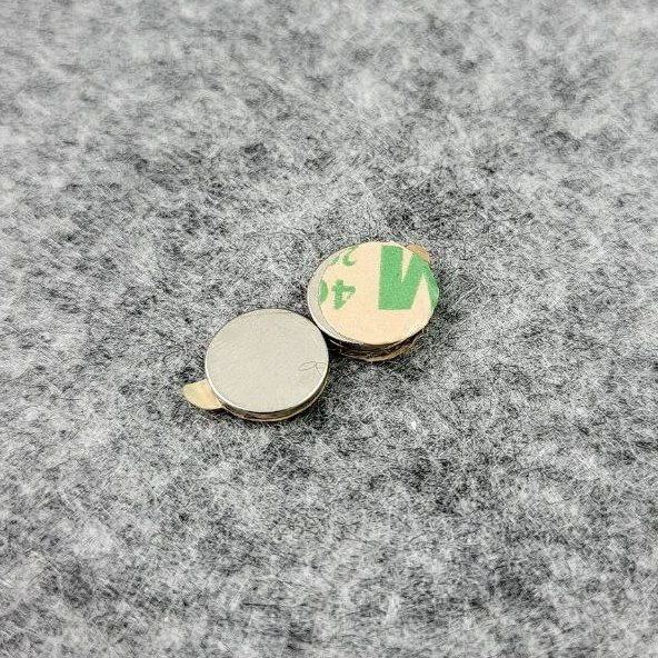 Кнопка магнитная 10х1 мм на самоклеящейся основе (100 шт)