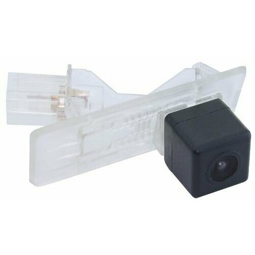 Камера заднего вида с матрицей CCD для Renault Duster с 2011 года с углом обзора 175 5900₽