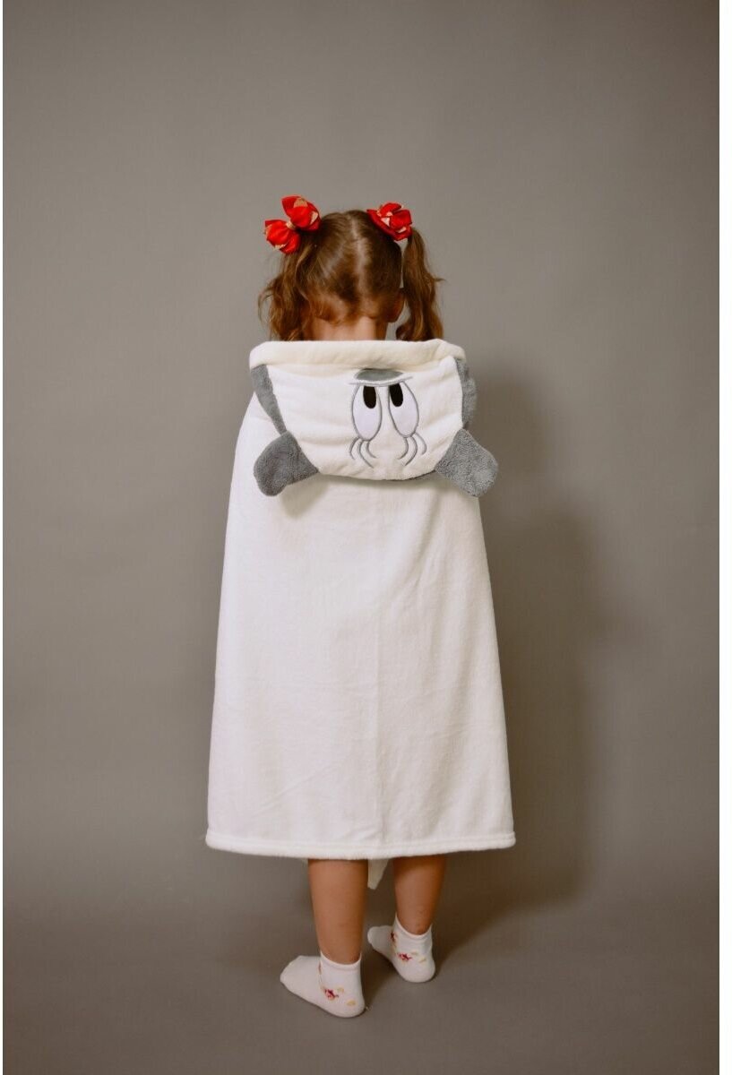 полотенце детское банное с капюшоном Белый Микки - фотография № 5