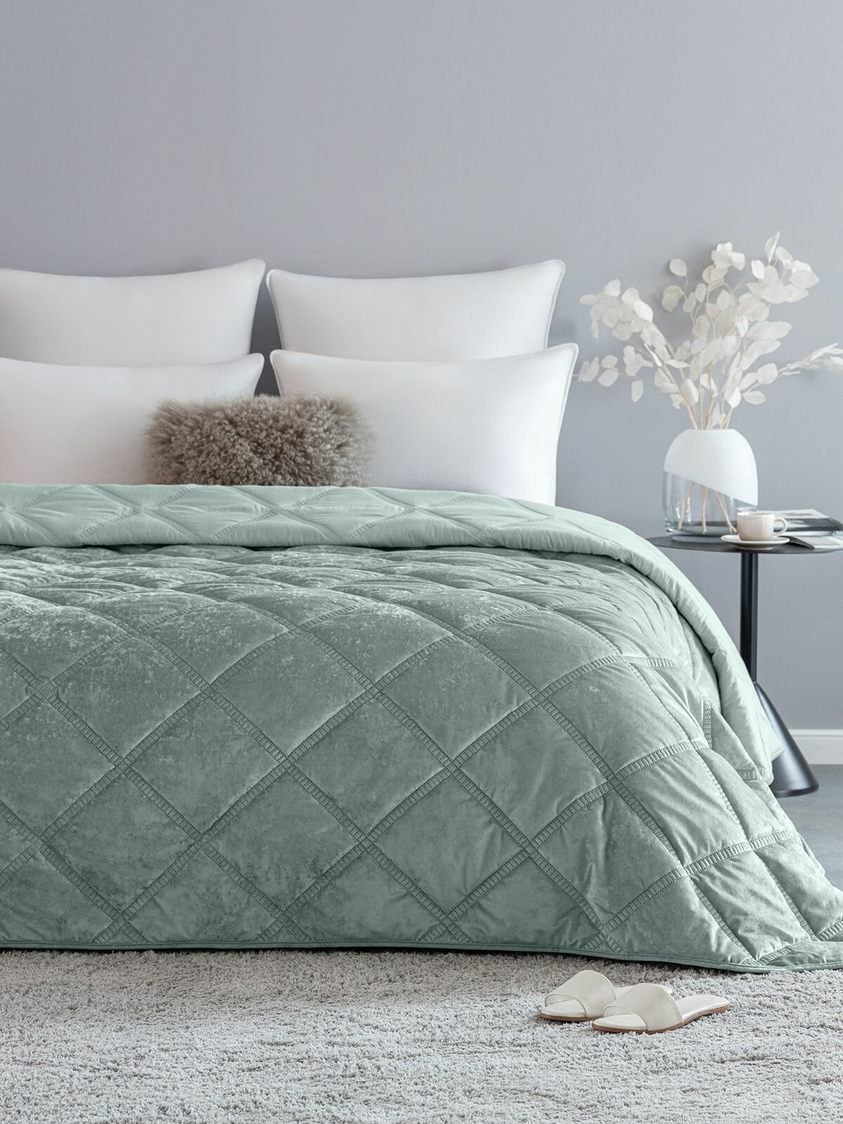 CASSIA Покрывало на диван, на кровать 180х220 "Селин" стеганое, бархат, мятный