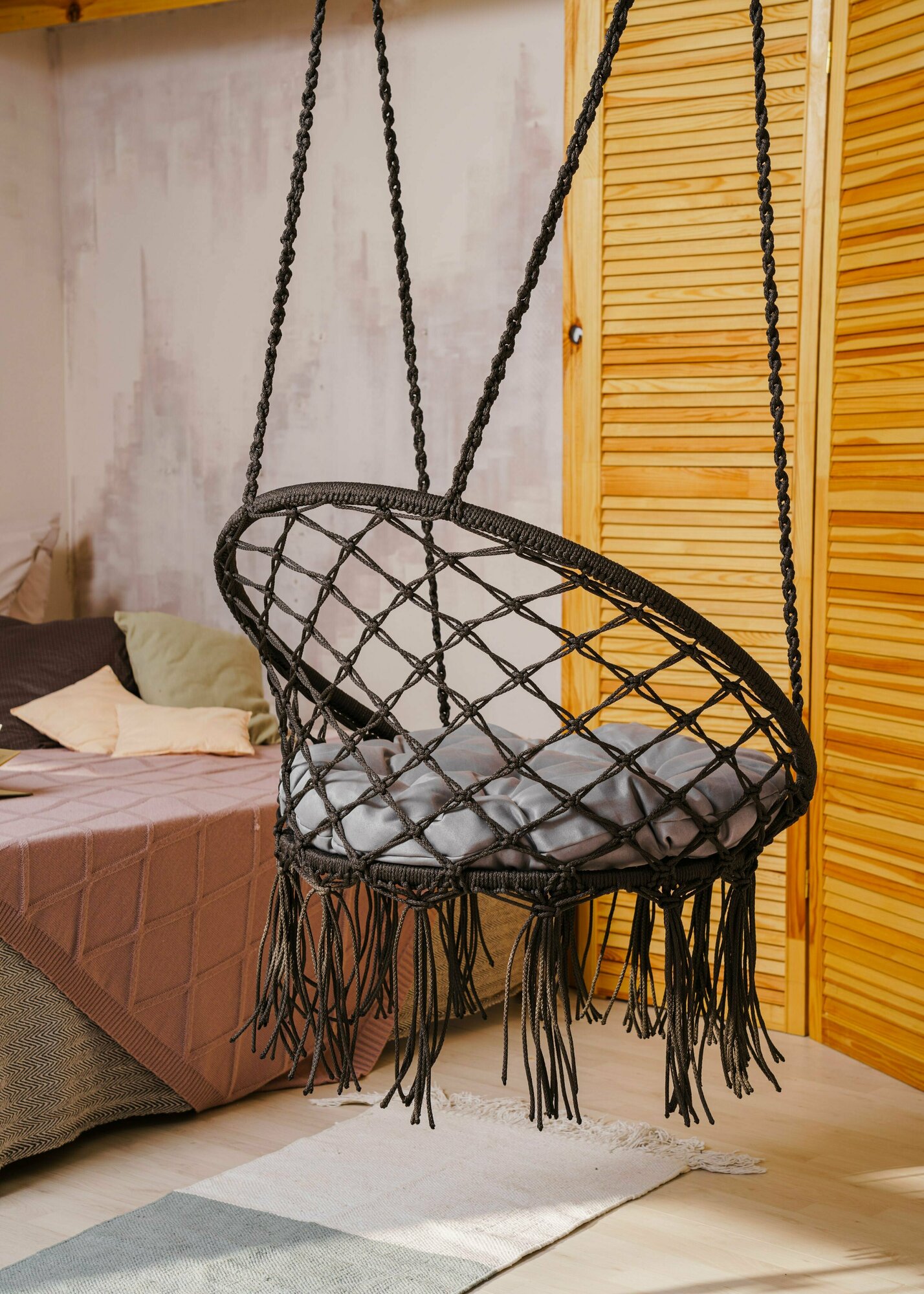 Круглое подвесное кресло садовое серое +подушка 70см серая для отдыха, кокон-гамак для расслабления - фотография № 4