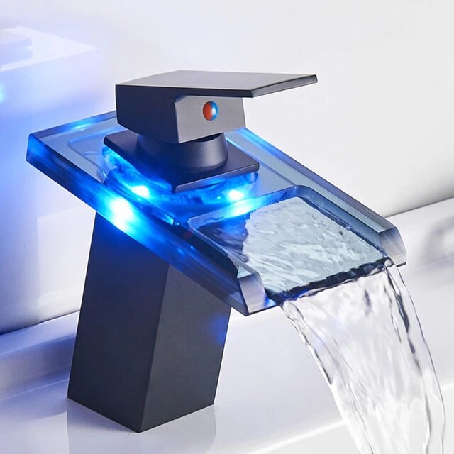 Смеситель для ванны на раковину с LED подсветкой ROVOGO черный / Кран на раковину для ванны каскадный / Кран с подсветкой для раковины чаши