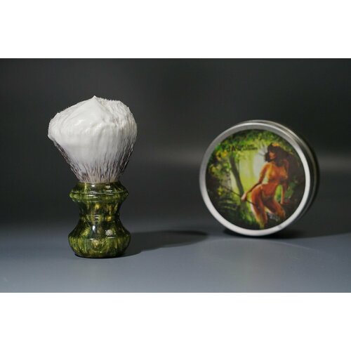 Мыло для бритья IL FENOMENO DELL'ARTE (100гр.) с экстрактом календулы и крапивы The Land of Artemis Пронзительный, зеленый, сочный аромат свежескошенной травы и незрелых плодов. Мыло Феномено.