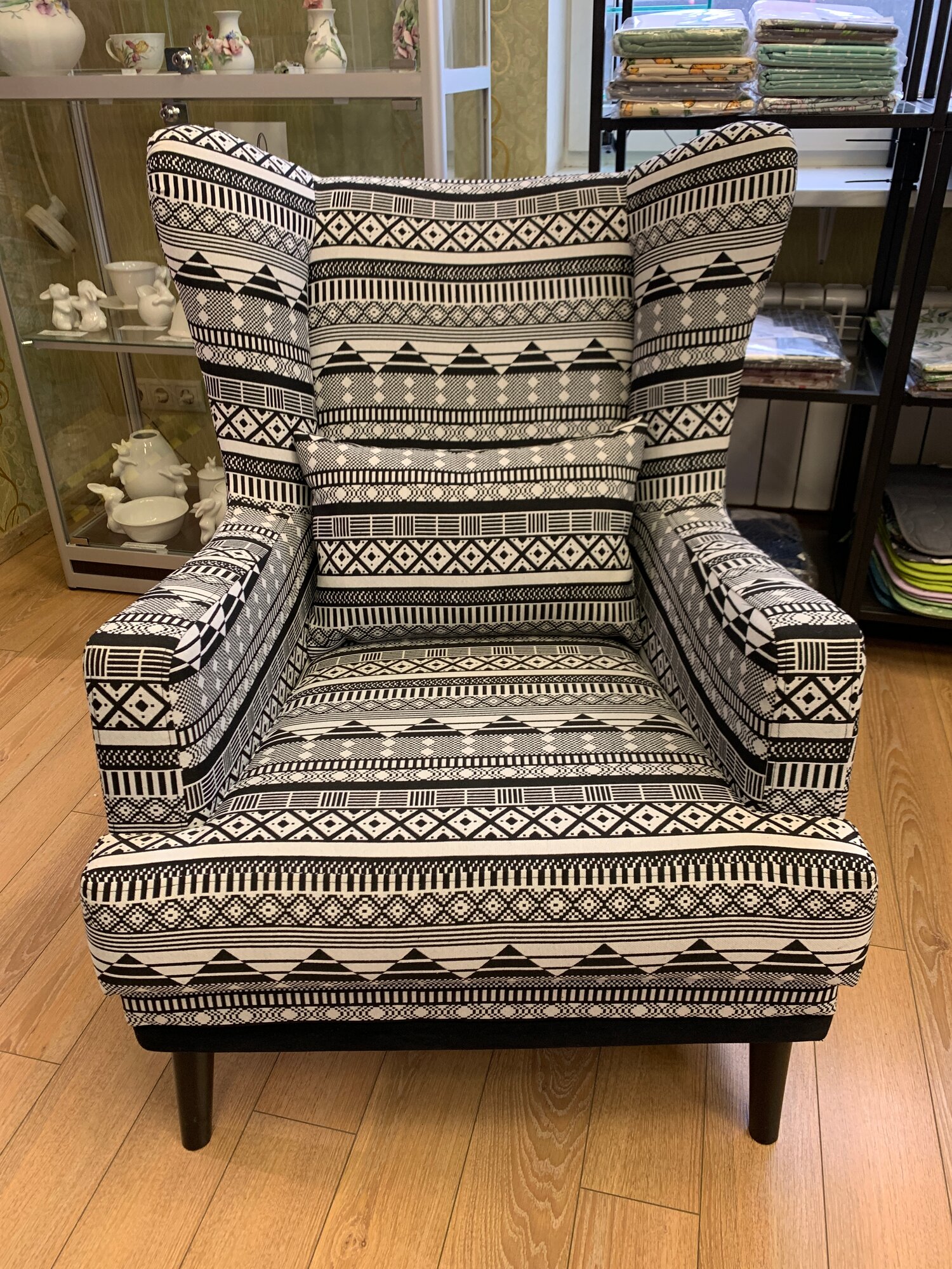 Кресло с подушкой, гобеленовое классическое, с ушами "Кельт"