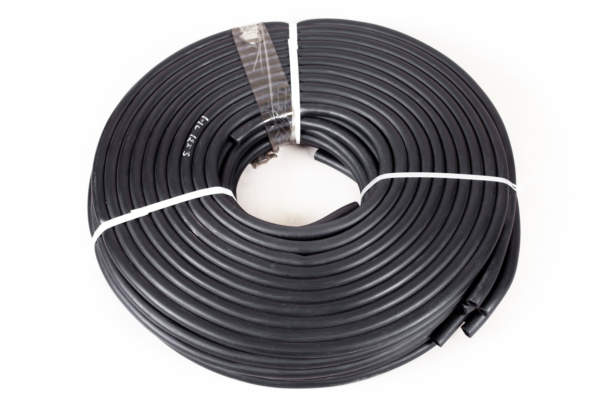 Трубка резиновая, черная, сантехническая внутренний диаметр 14 мм, наружный 24 мм.
