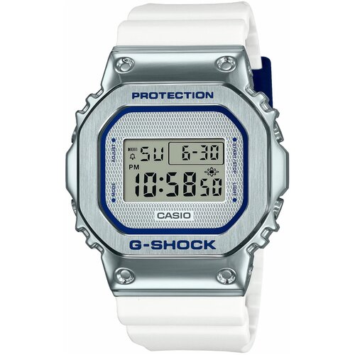 фото Наручные часы casio наручные часы casio g-shock gm-5600lc-7, белый, серебряный