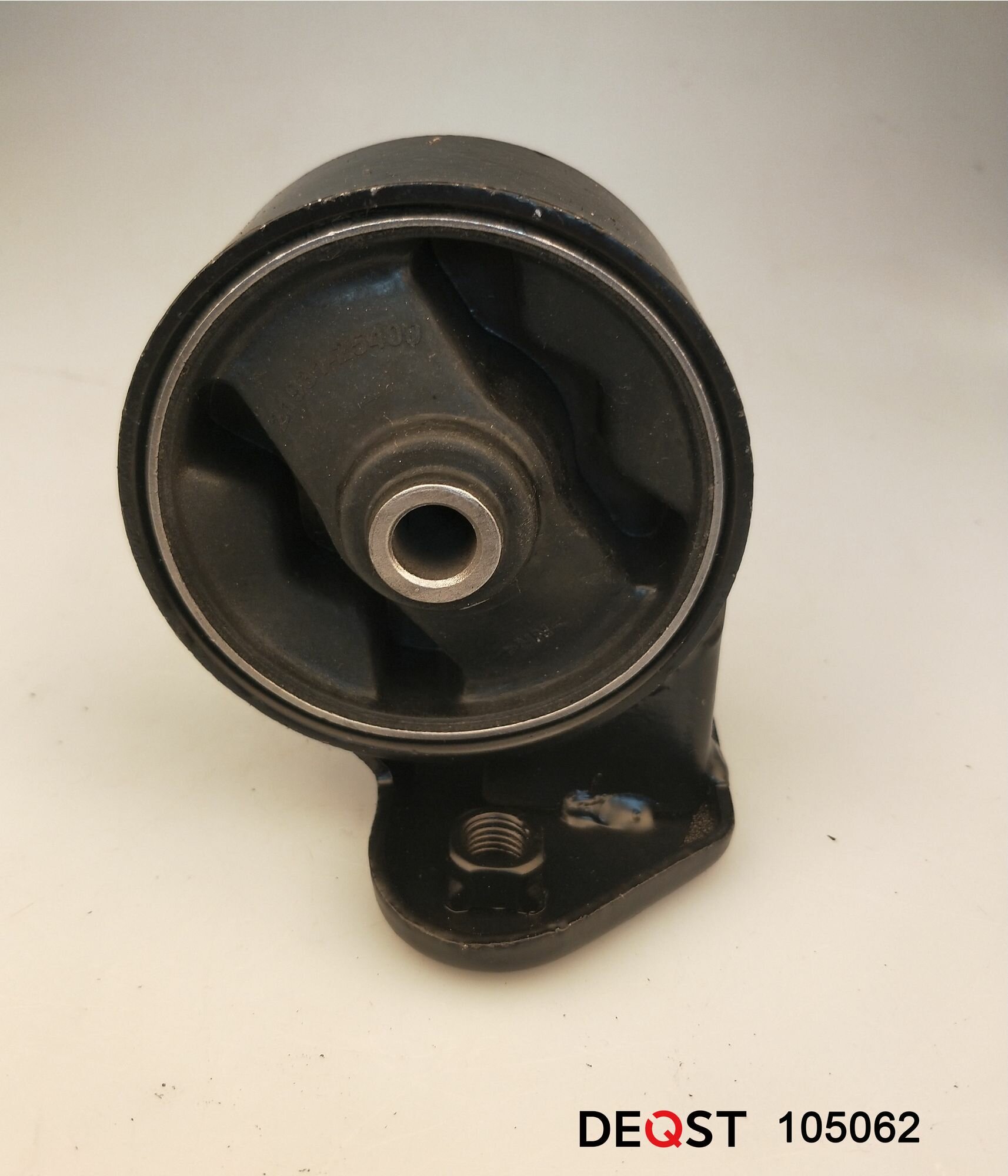 Опора двигателя задняя. HYUNDAI ACCENT LC ACCENT LC 09.99-12 DEQST 105062