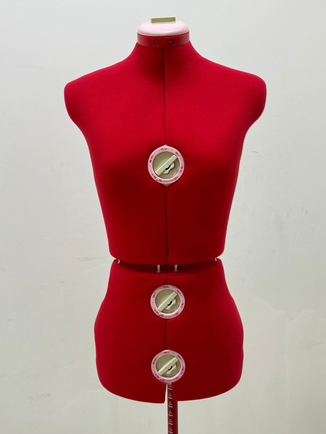 Красный регулируемый манекен для шитья регулировка груди-талии-бедер, с треногой
