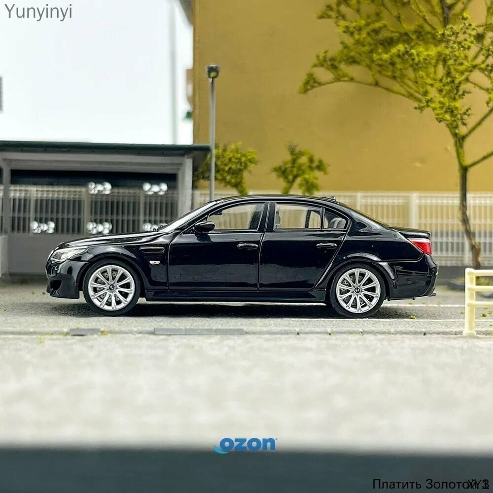 KING MODEL KM 1:64 BMW M5 E60 Легковая модель автомобиля