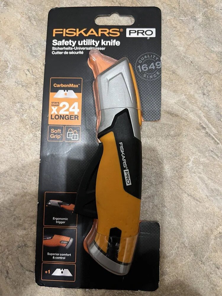 Нож строительный Fiskar's Pro Safety Utility Knife