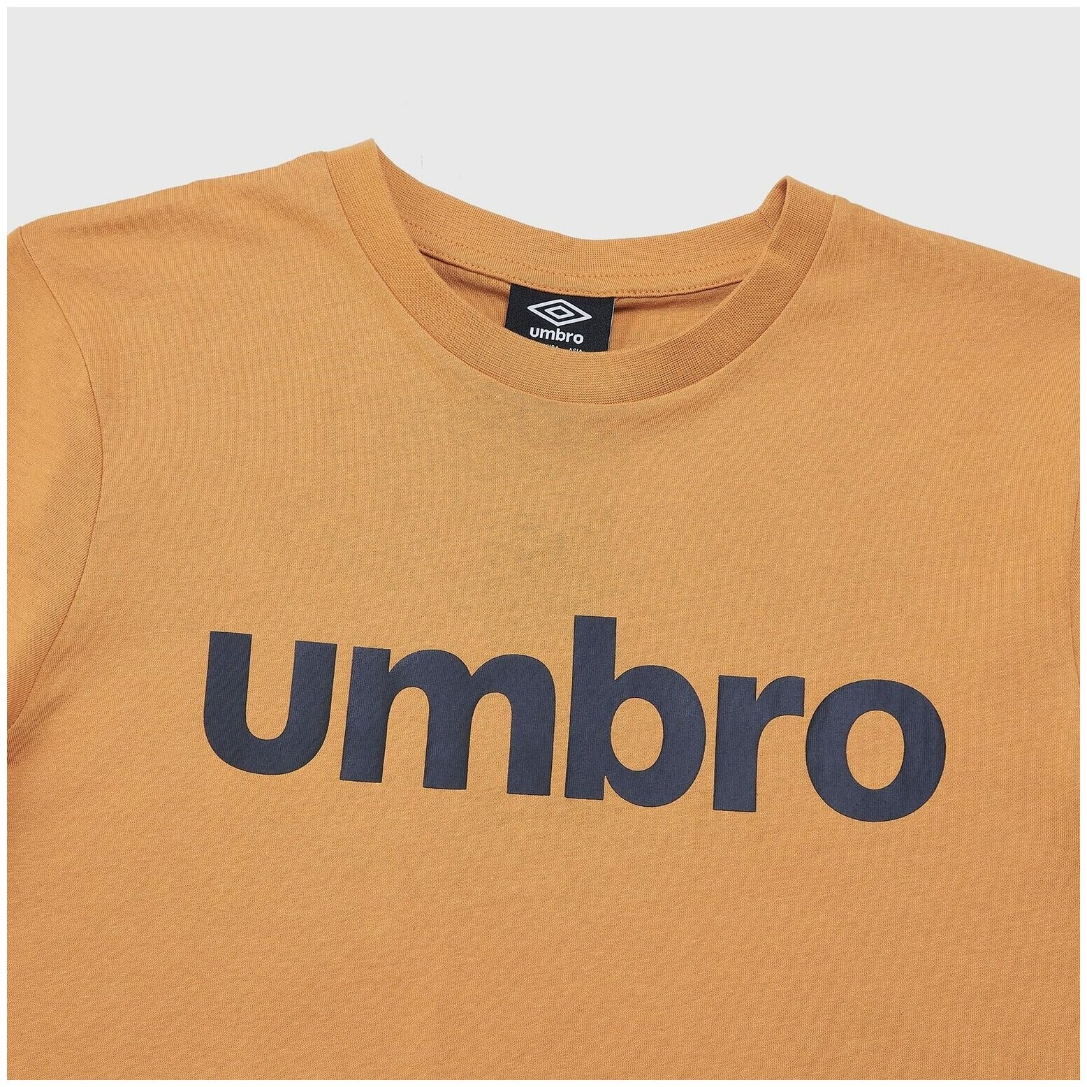 Футболка спортивная Umbro Футболка хлопковая Umbro Linear Logo Graphic Tee 65551U-KMA