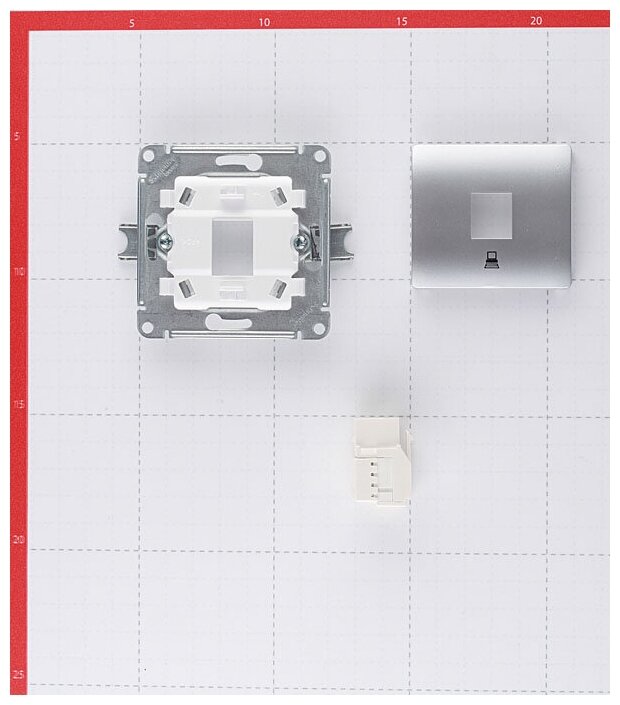 SE Glossa Алюминий Розетка компьютерная RJ45 кат.5E GSL000381K