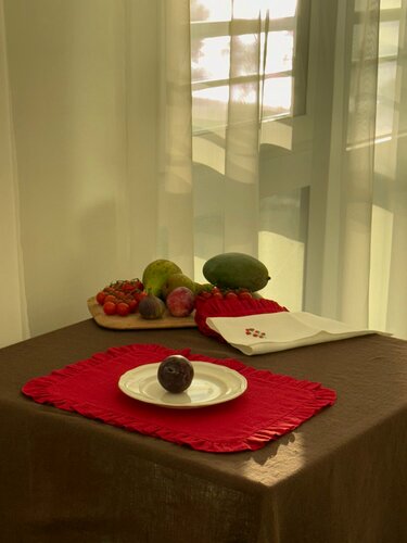 Изображение товара Набор льняных салфеток 2шт. LenJuLen с рюшами цвет "Красный" 35x45 см