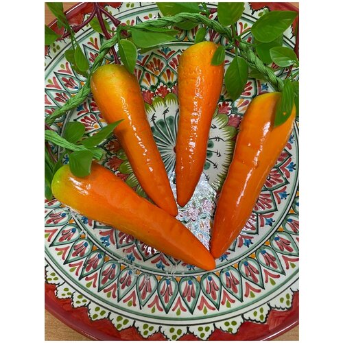 Овощи искусственные - морковь крупная, на ветке 4 шт / Декор для дома, кафе, ресторана / Муляж фруктов и овощей