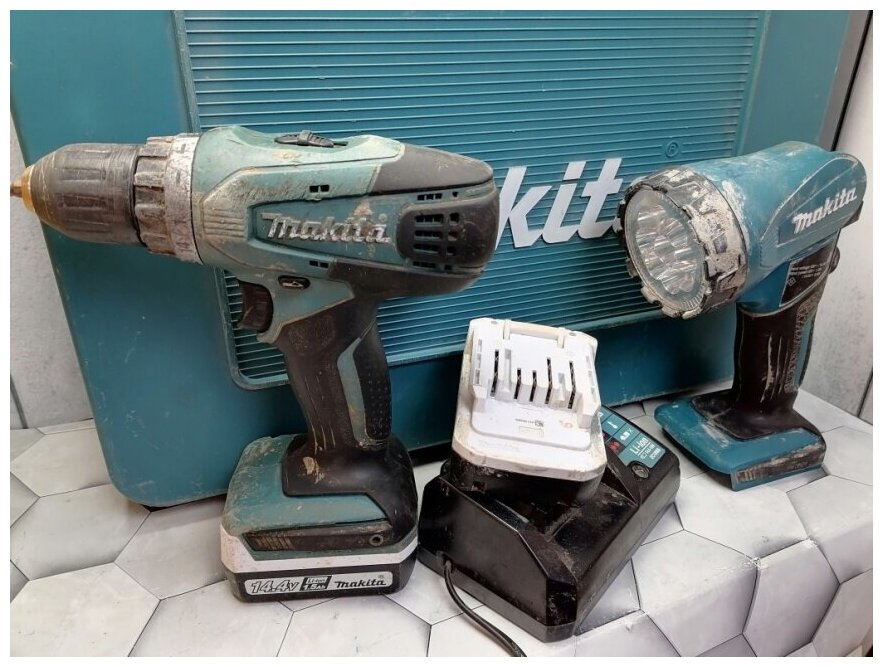 Аккумуляторная дрель-шуруповерт Makita DF347DWE 1.5Ач