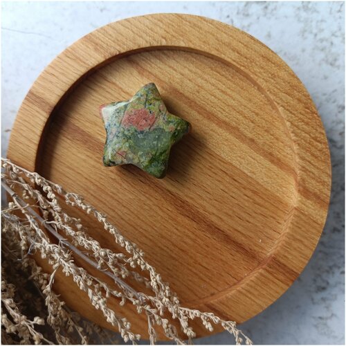 Звездочка из натурального унакита. 30х30 мм