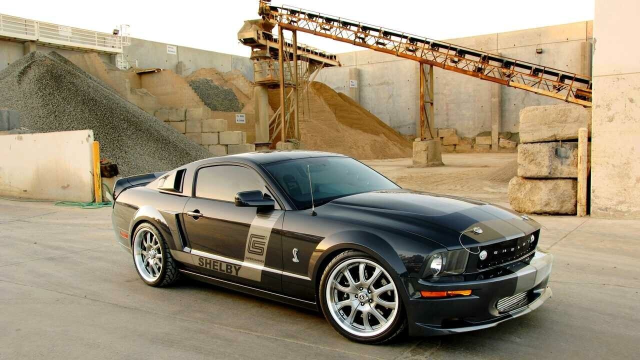 Картина на холсте 60x110 Альянс Лес "2008 мустанг Turn 2 Mustang" на подрамнике / интерьер/ декор