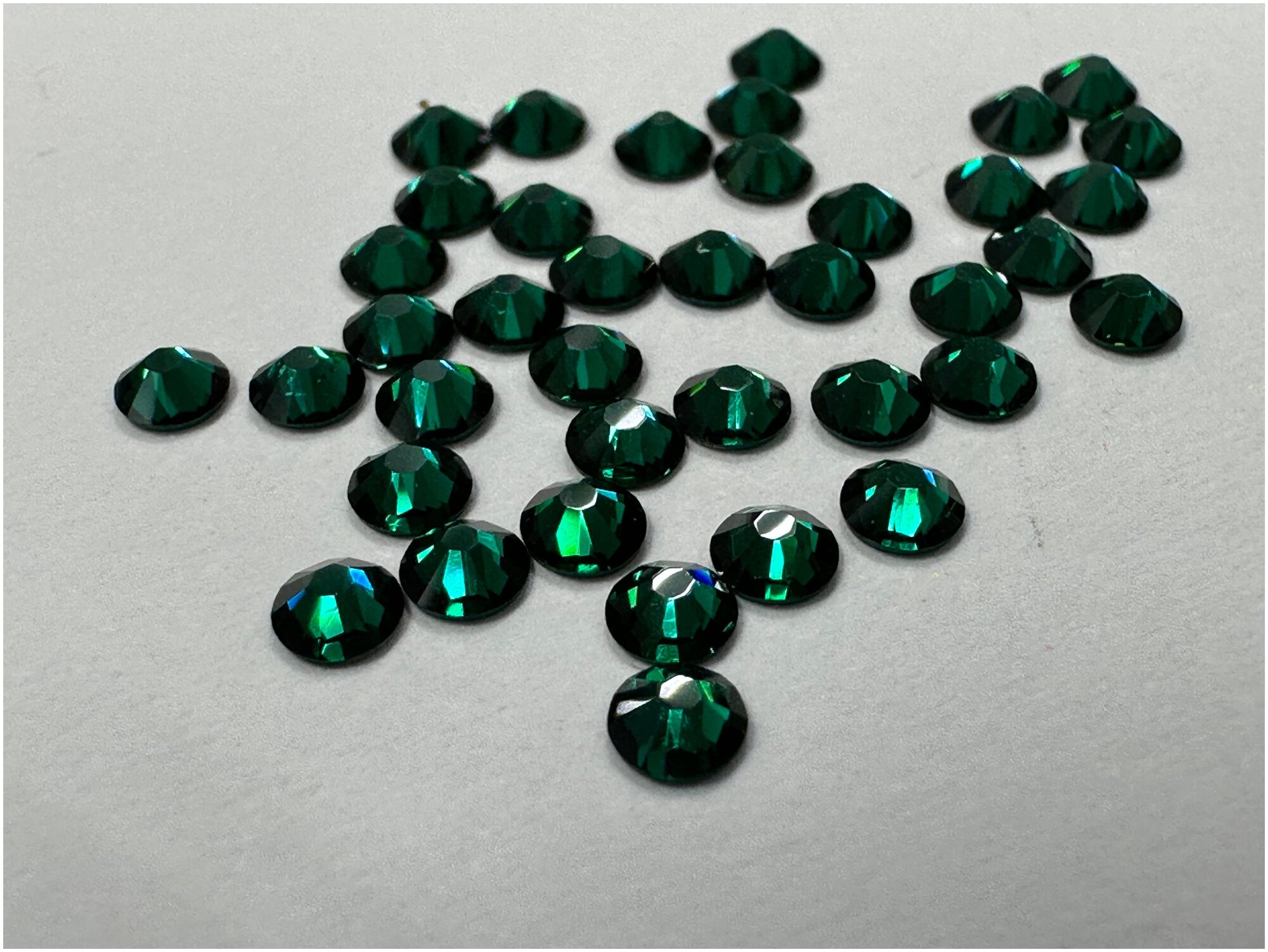 Кристаллы SWAROVSKI Elements 1,8мм 50 шт emerald