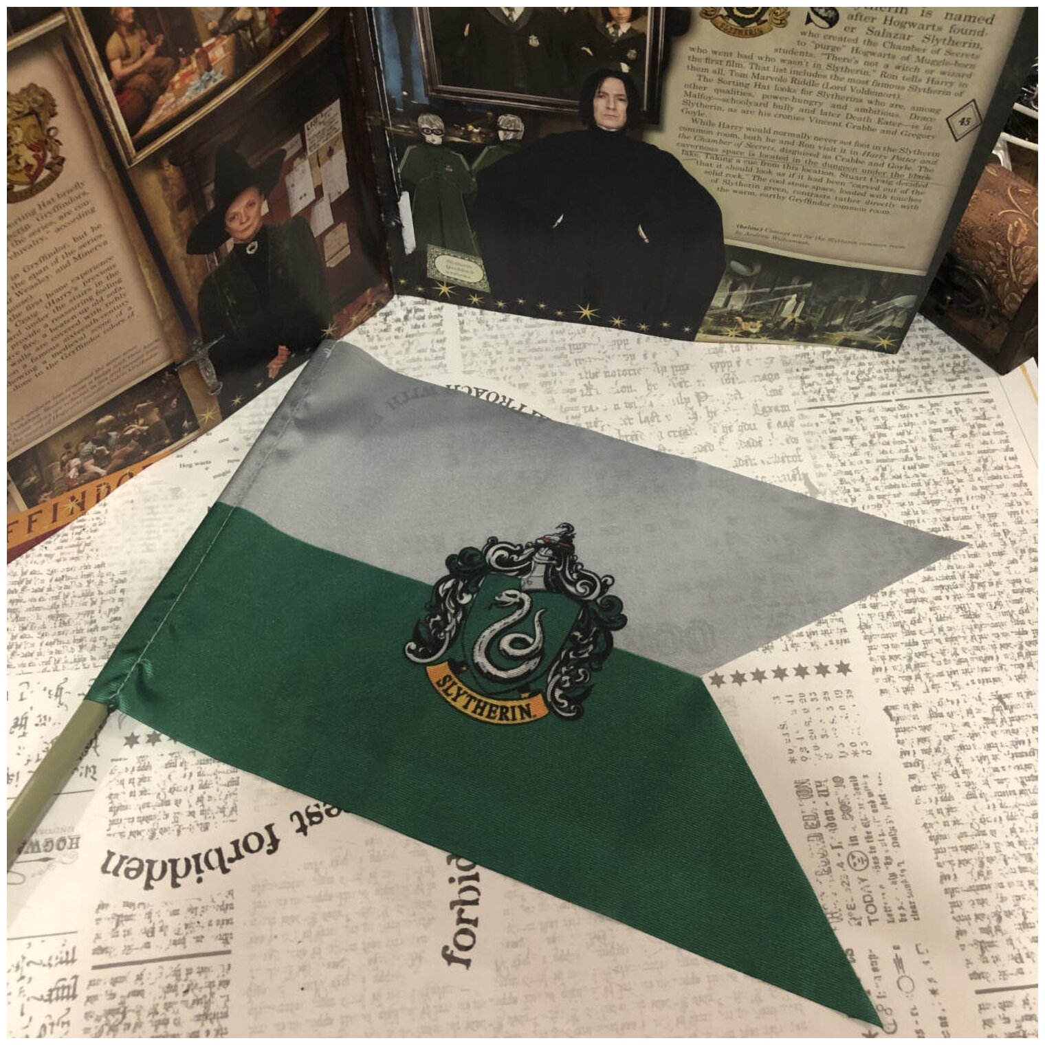 Sihir Dukkani Флаг Гарри Поттер Слизерин FLS27, зелeный - фотография № 6