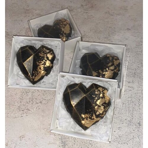 Мыло ручной работы сердце граненое черное с золотом в подарочной упаковке